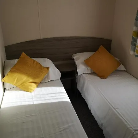 منتزه العطل Lakeland Leisure Park *